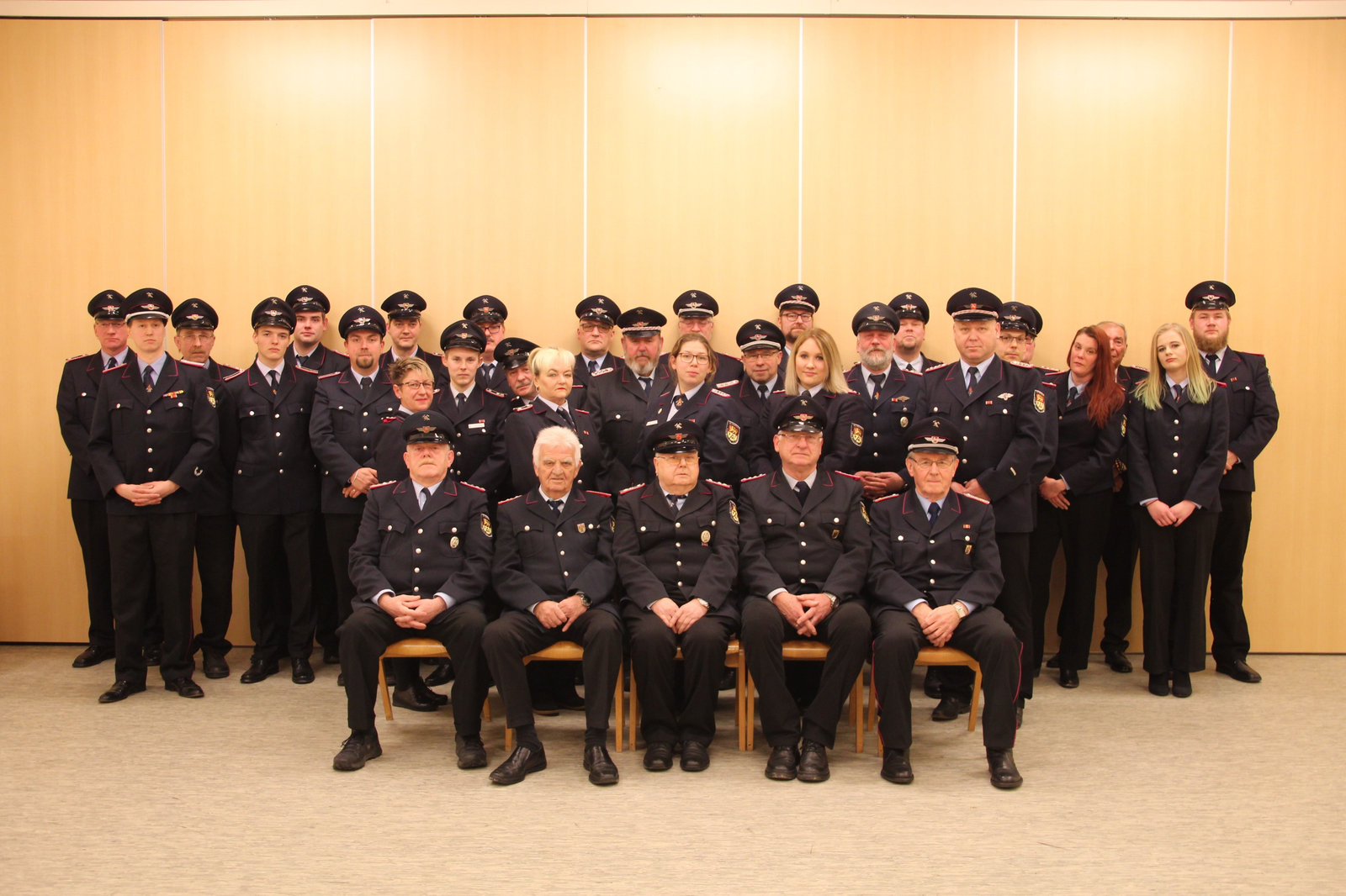 Gruppenfoto der Freiwilligen Feuerwehr Bechtsbüttel